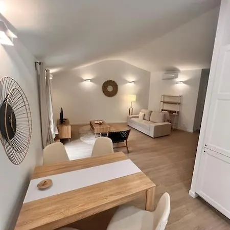 Charmand Pied A Terre 2eme Etage, Coeur St Raph, Ideal Famille Apartment