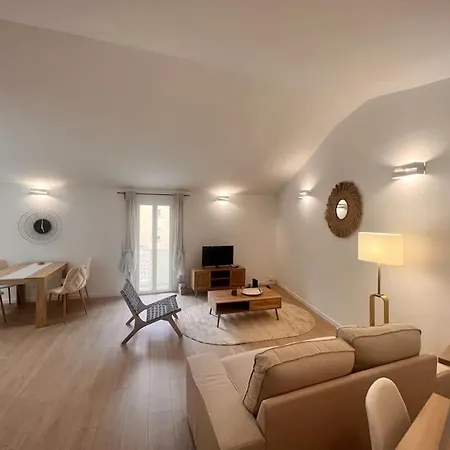 Charmand Pied A Terre 2eme Etage, Coeur St Raph, Ideal Famille